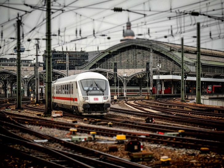 Ab kommendem Jahr sollen die Direktverbindungen vom Braunschweiger Hauptbahnhof in höherer Frequenz fahren. Symbolbild: pixabay