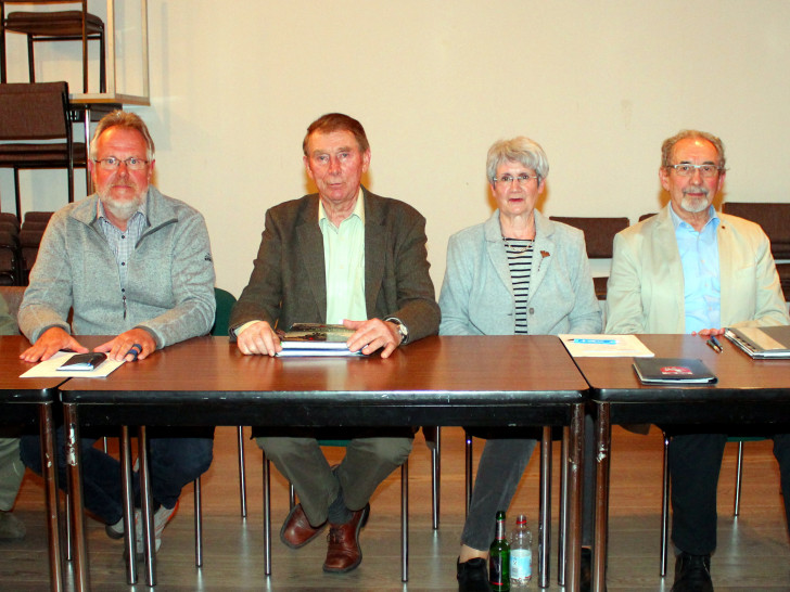 Von links: Jürgen Ehbrecht, Martin Meier, Klaus Schliephake, Inga-Maria Pichlak, Klaus Peter Pichlak, Manfred Bertram 
Foto: Bernd-Uwe Meyer

