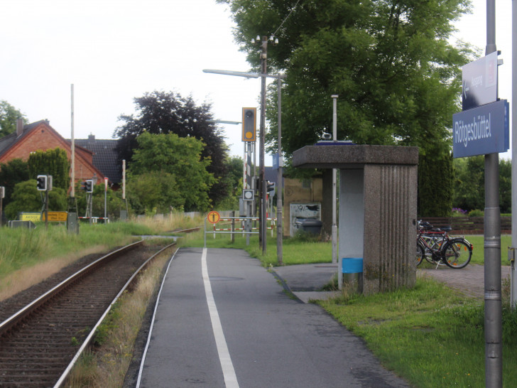 Das hier am Bahnhof Rötgesbüttel ein Ausweichgleis geschaffen werden müsse, ist schon lange im Gespräch. Foto: Sandra Zecchino