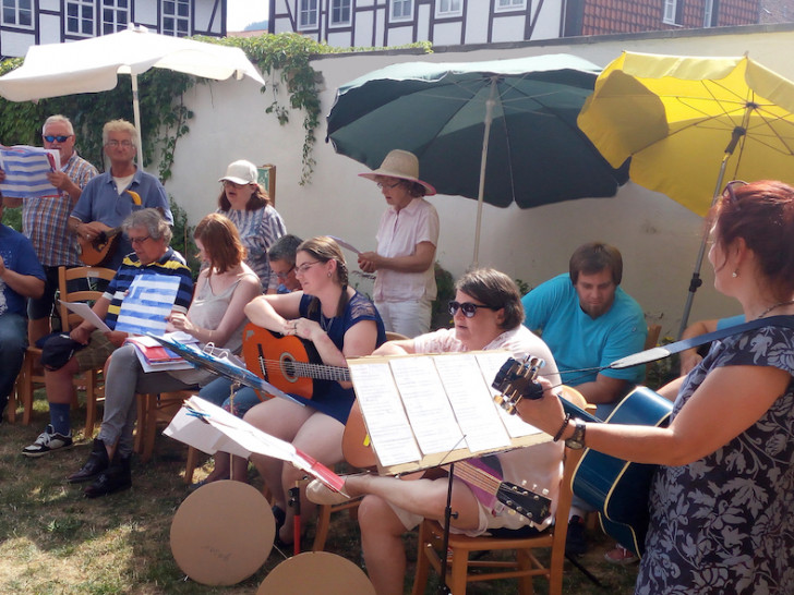 Die Musikgruppe unterhielt die Besucher des Sommerfestes der Diakonischen Dienste beraten & begleiten. Fotos: privat