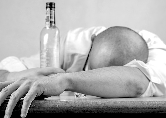Alkohol, betrunken, besoffen, kater Symbolbild: Pixabay