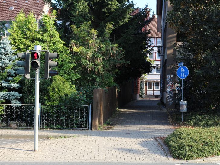 Der Bauausschuss hat am Dienstag dem Ersatzneubau der Fußgängerlichtzeichenanlage am Standort Rosenwall/ Große Schule zugestimmt. Foto: Robert Braumann