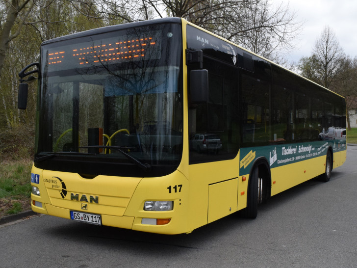 Für den Busfahrer gibt es gerade die wohlverdiente Pause, für die Stadtbus Goslar GmbH geht es am Jahresende nahtlos weiter: Auch die kommenden Jahre befördert der Stadtbus Fahrgäste in Goslar. Foto: Stadt Goslar