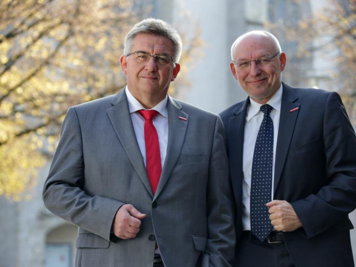 Kammerpräsident Detlef Bade (links) und Hauptgeschäftsführer Eckhard Sudmeyer. Foto: Handwerkskammer Braunschweig-Lüneburg-Stade