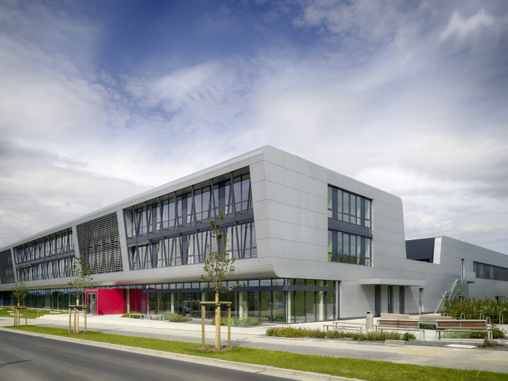 In diesem Jahr wird das Niedersächsische Forschungszentrum Fahrzeugtechnik (NFF) mit dem Iconic Award ausgezeichnet. Foto: pbr Planungsbüro Rohling AG Architekten und Ingenieure