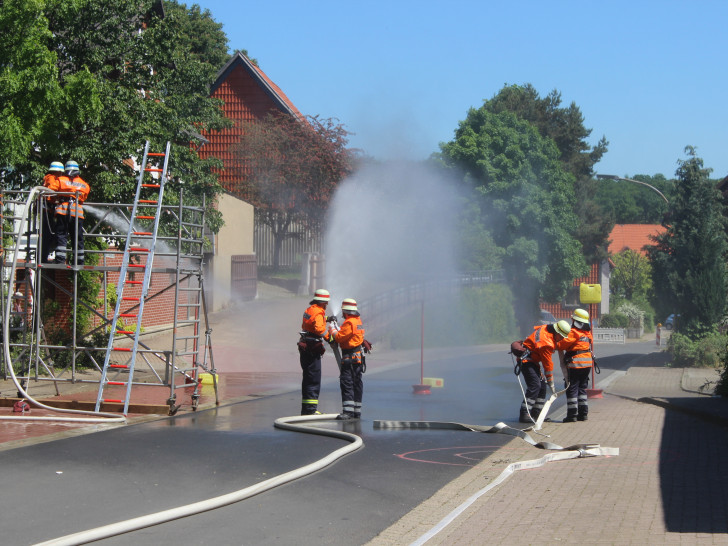 Die Feuerwehr Gielde holte sich den ersten Platz bei der Leistungsüberprüfung der Feuerwehren der Gemeinde Schladen_Werla. Fotos: Anke Donner 