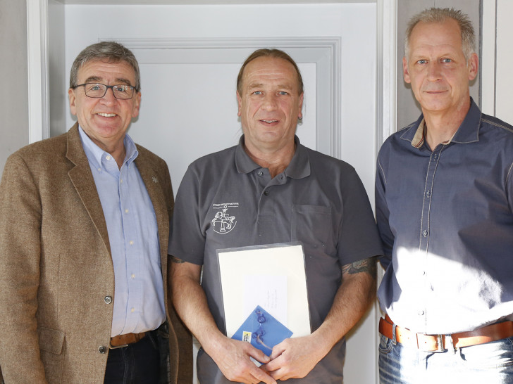Bürgermeister Thomas Pink, Helmut Hagedorn und Detlef Ziegert (Personalrat). Foto: Stadt Wolfenbüttel