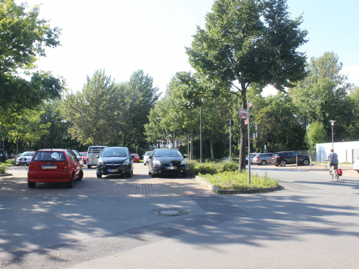 Auch am Spinnerei-Parkplatz empfiehlt das neue Konzept Gebühren. Foto: Archiv/Anke Donner