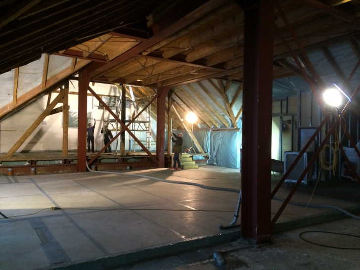 Die Sanierungsarbeiten im Saalgebäude verzögern sich. Fotos: Stadt Wolfsburg
