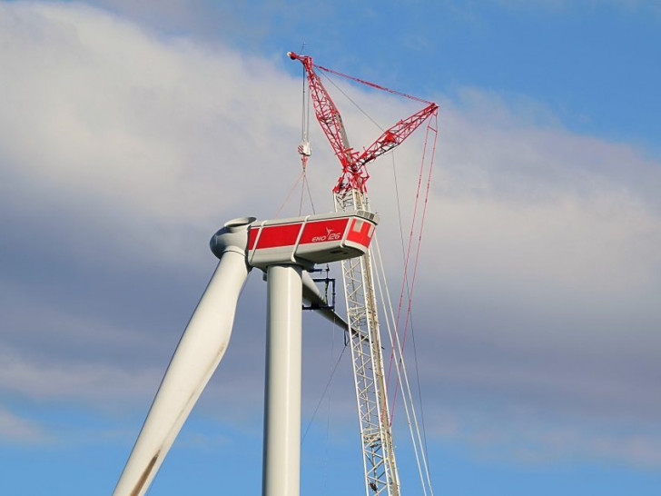 Windkraftanlagen gelten als besonders wirtschaftliche Energiequelle. Symbolfoto: Pixabay (public domain)