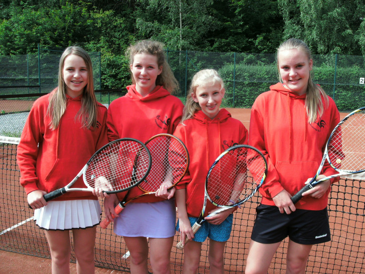 Juniorinnen A von links: Annika Wagner, Amelie Leunig, Luzie Schwarzer, Christina Wagner. Foto: Hahndorfer TC 77 e.V.

 