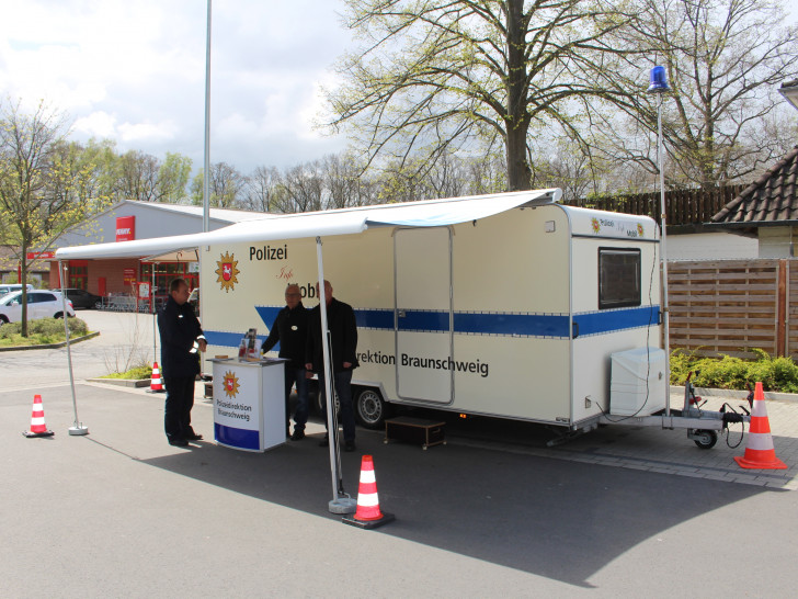 Das Info-Mobil der Polizei zum Thema Einbruchschutz ist regelmäßig an verschiedenen Orten im Stadtgebiet unterwegs. Foto: Archiv/Alexander Dontscheff