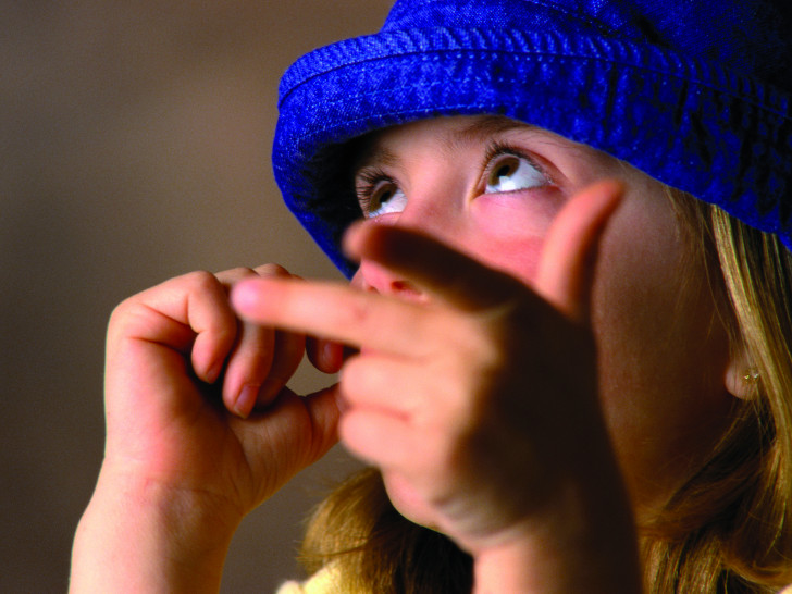 Kind zählt mit den Fingern. Foto: Freie Waldorfschule