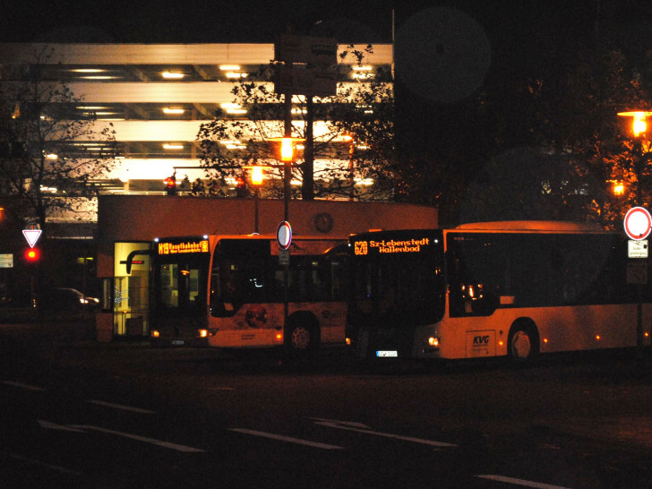 Die Braunschweiger werden gebeten, über die Ostertage auf die veränderten Fahrtzeiten für Busse und Bahnen zu achten. Symbolfoto: Robert Braumann