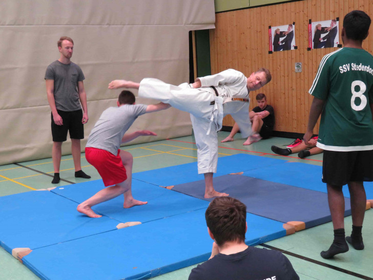 Zu den vorgestellten Sportarten gehörte auch Karate. Fotos: Kreissportbund Peine