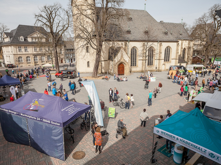 Zum verkaufsoffenen Sonntag am 3. April verwandelte sich der Jakobikirchhof in einen regelrechten Gesundheitsmarktplatz.