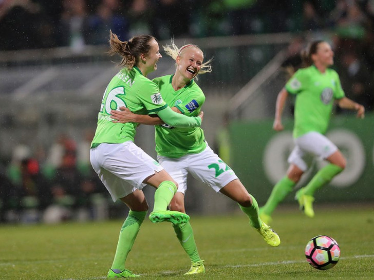 Pernille Harder (rechts) traf gegen Mönchengladbach drei Mal. Symbolfoto: Agentur Hübner