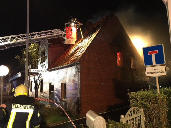 In Mündstedt brannte ein Haus. Fotos: aktuell24 
