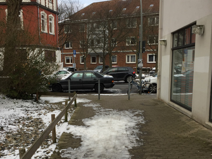Für den Verbindungsweg zur Goslarschen Straße wird auf der Rudolfstraße eine Querungshilfe gefordert. Foto: CDU