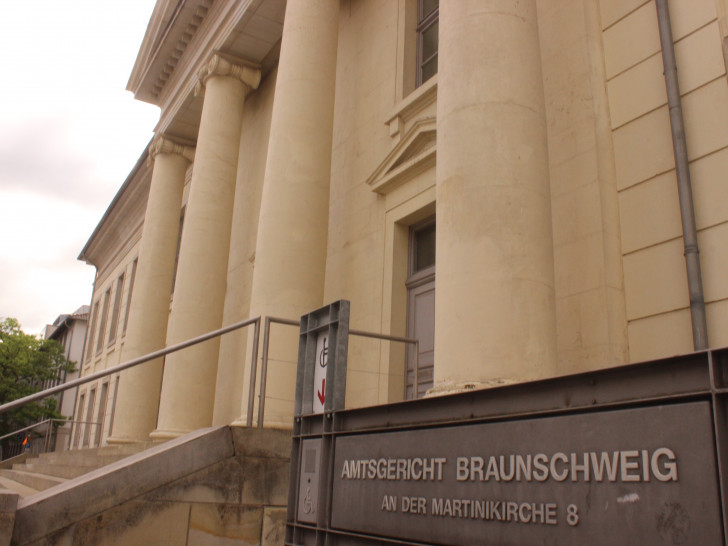Vor dem Amtsgericht Braunschweig begann am Mittwoch der Prozess gegen einen Mann wegen des Besitzes und der Verbreitung von kinder- und jugendpornografischen Bildern und Videos. Foto: Anke Donner 