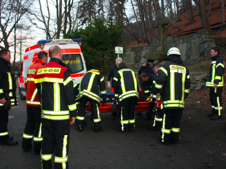 Die Feuerwehr Bad Harzburg musste einen Patienten vom Burgberg retten. Foto: feuerwehr Bad Harzburg