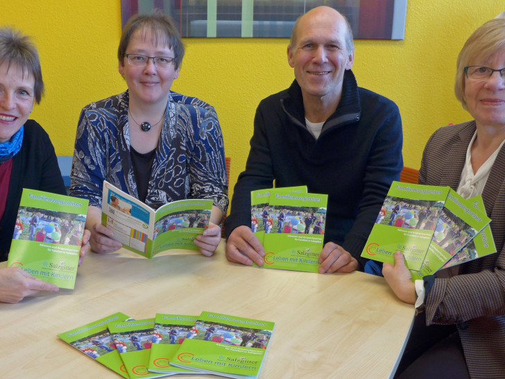 Das Redaktionsteam des Familienwegweisers. Foto: Stadt Salzgitter