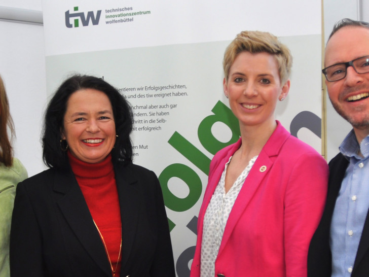 Cordula Miosga (von links), Carola Weitner-Kehl, Corinna Werner und Heiko Bartels fördern und beraten Jungunternehmer. Foto: tiw
