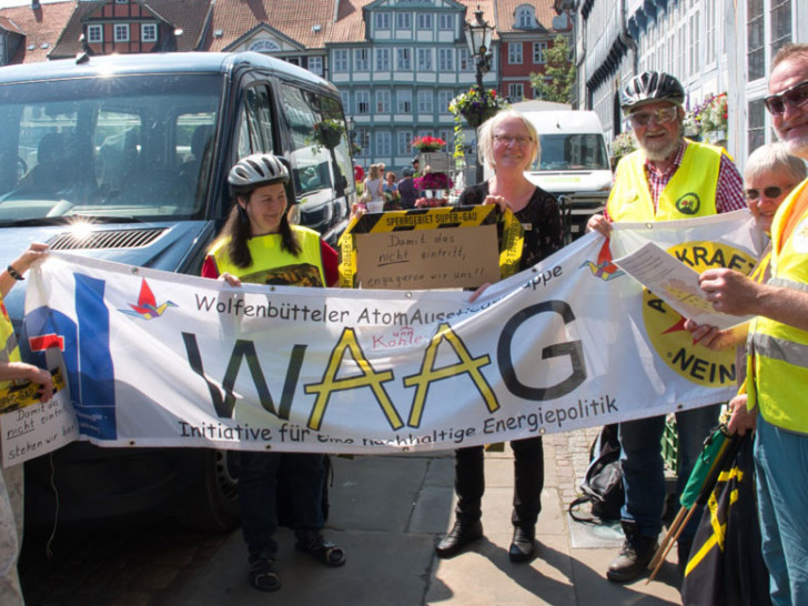 Die BISS auf ihrer Protest-Tour. Fotos: BISS