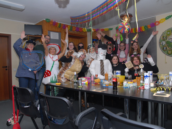 Ausgelassene Stimmunge herrschte beim Weiberfastnachtschießen. Foto: Schützengesellschaft Hillerse e.V.