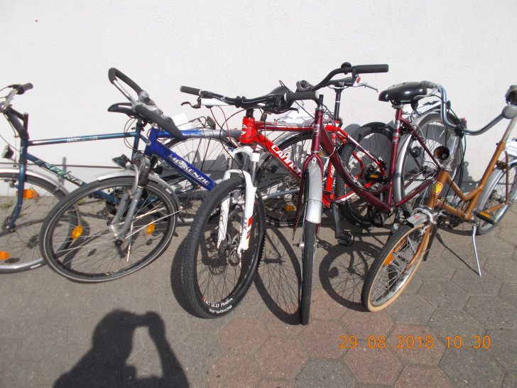 Wer kann Hinweise zu den aufgefundenen Rädern geben? Foto: Polizei Wolfenbüttel