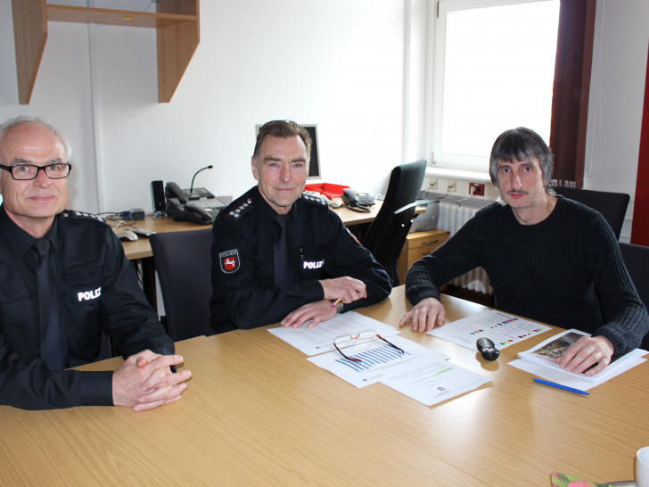 Thomas Arth (Leiter des Polizeikommissariats), Lutz Zeidler (Leiter Einsatz- und Streifendienst) und Michael Kühne (Leiter Unfallkommission). Foto: Max Förster