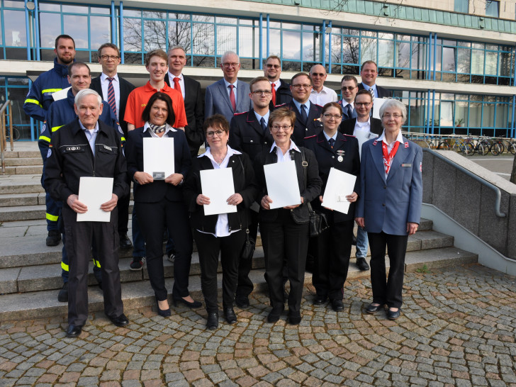 Kürzlich wurden die ersten Lebensretter-Karten in Wolfsburg verliehen. Foto: Stadt Wolfsburg