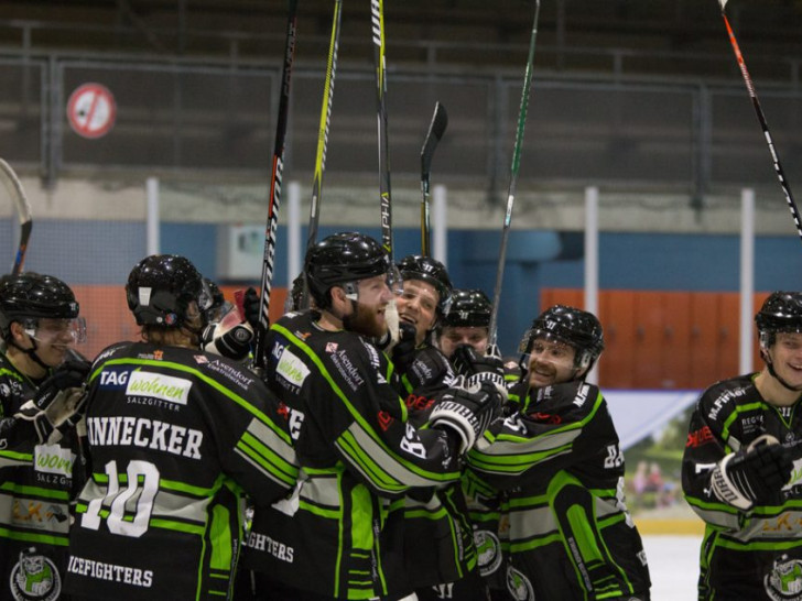 Gleich zweimal durften die Icefighters am Wochenende jubeln. Foto: Jens Bartels