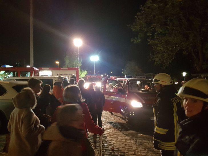 Mehr als 330 Reisende sind am gestrigen Abend im BAhnhof Meinersen gestrandet. Fotos: Schaffhauser, Samtgemeindepressesprecher