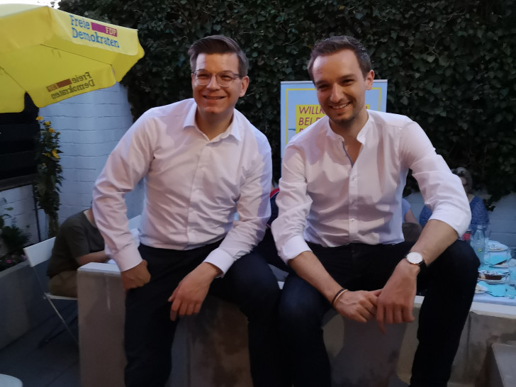 Foto: Björn Försterling (links) hatte den FDP-Bundestagsabgeordneten Benjamin Strasser als Redner zum Sommergrillen des FDP-Kreisverbandes eingeladen. 

Foto: Christina Balder