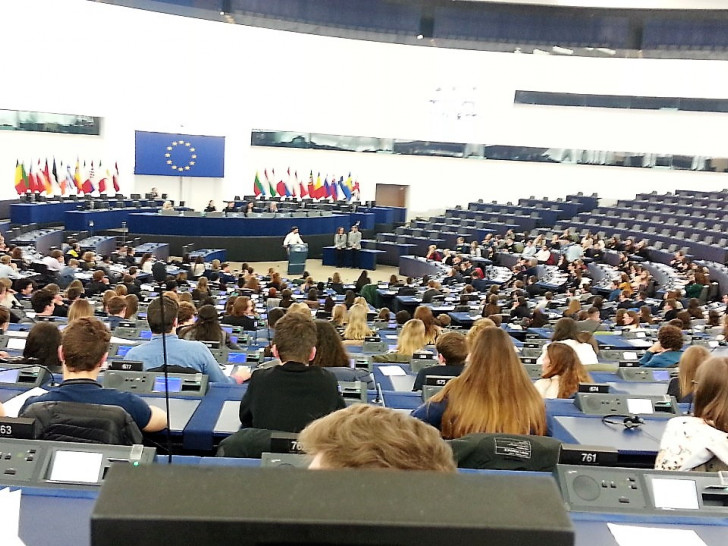 Insgesamt waren 672 Jugendliche aus allen 28 EU-Ländern anwesend. Foto: Gymnasium am Bötschenberg