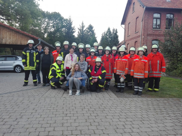 Alle Beteiligten der Übung. Foto: Feuerwehr Hornburg