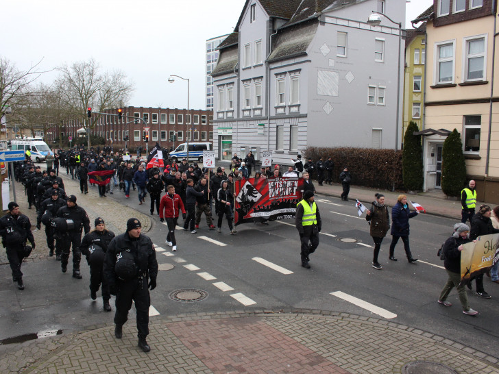 Laut des Peiner Bündnisses für Toleranz soll es im Zug nach Hannover zu einem Zwischenfall gekommen sein. Foto: Sandra Zecchino