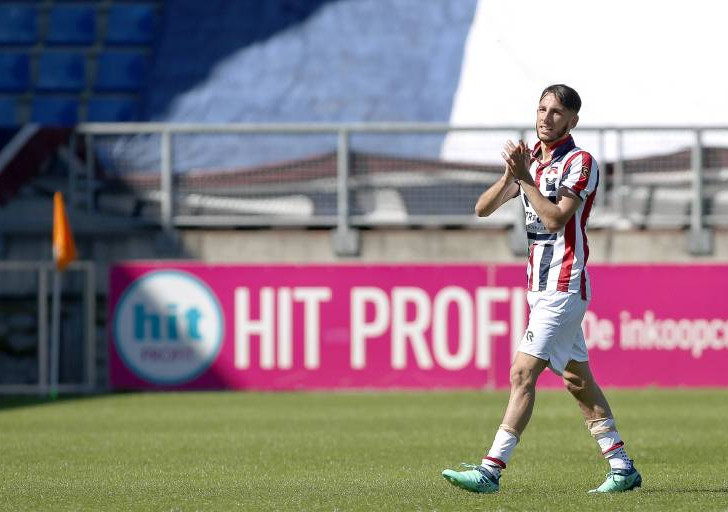 Wird Azzaoui (hier im Trikot von Willem II) erneut verliehen? Foto: imago/pro Shots