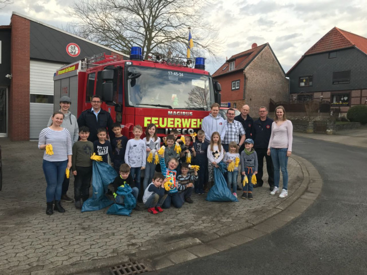 Die Kinderfeuerwehr hat das Dorf ein Stück sauberer gemacht. Foto: Kinderfeuerwehr Brunsrode