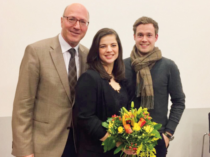 Dr. Hans-Joachim Throl, der Vorsitzende des FDP Kreisverbandes Wolfsburg, Kristin Krumm und Lars Alt, der Kreisvorsitzende der FDP Helmstedt. Foto: FDP Wolfsburg