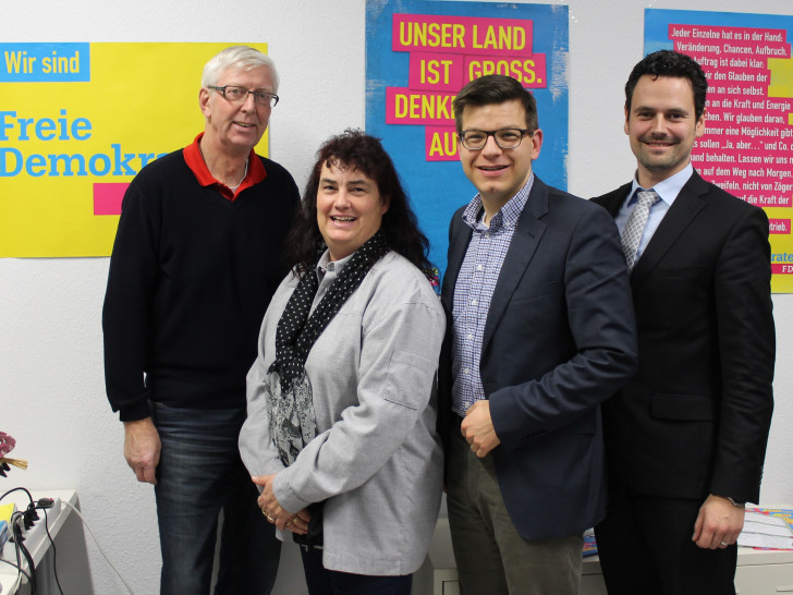 Von links: Rudolf Ordon, Christiane Hunke, Björn Försterling und Pierre Balder wollen im kommenden Jahr für die FDP in den Stadtrat einziehen. Foto: Privat