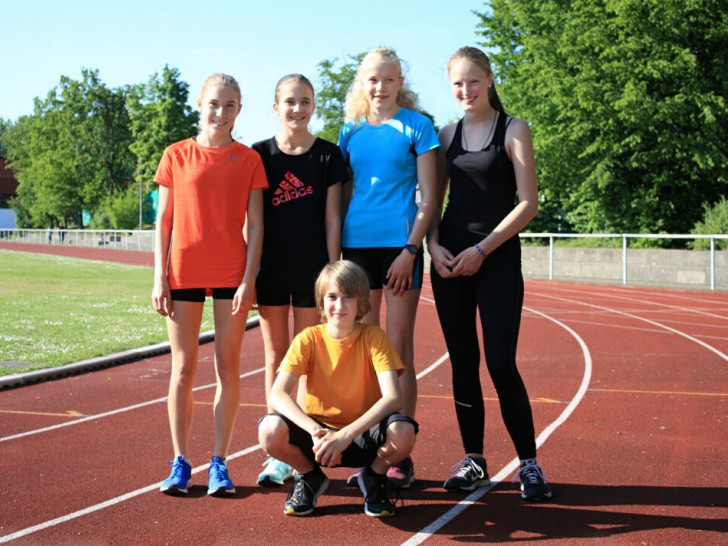 Teilnehmer der Bezirksmeisterschaften: Vorne Tobias, hinten von links Sophia, Maike, Jelde und Charline.
Foto: MTV WF