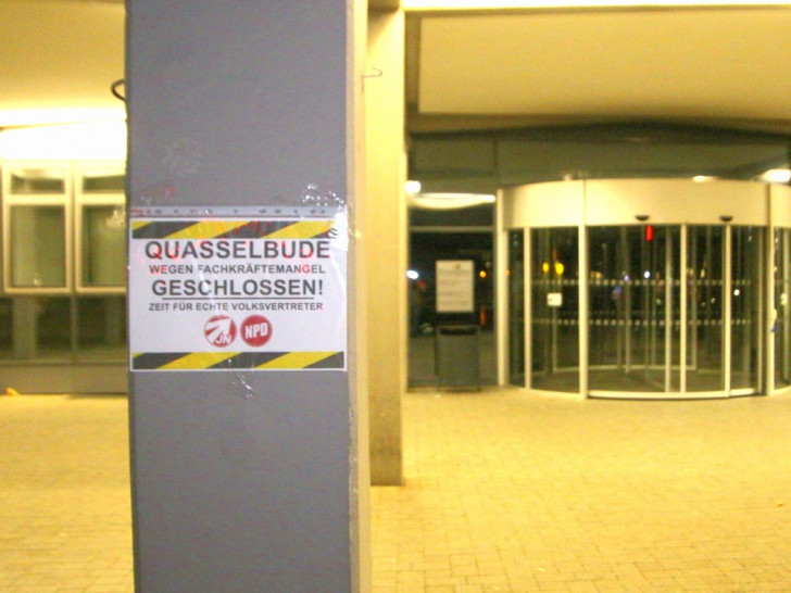 Nach der NPD-Aktion im Oktober in Salzgitter, als Rathaus und Zentralen anderer Parteien mit Plakaten beklebt wurden, wurde nur ein ein Ordnungswidrigkeitenverfahren eingeleitet. Foto: Rudolf Karliczek