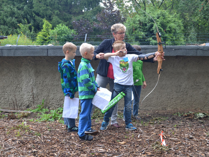 Zum zweiten Mal hat der Schützenverein an der Ferienpassaktion der Gemeinde Cremlingen teilgenommen und für Spiel und Spaß gesorgt. Hier: Bogenschießen Foto: Privat 