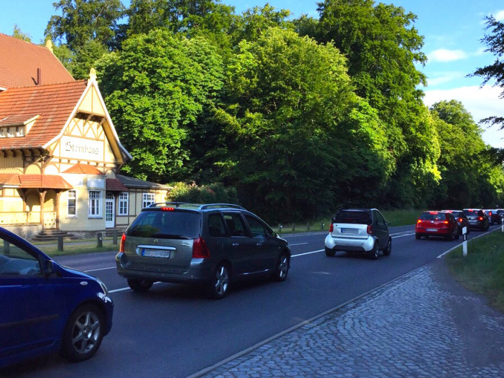 Mehr als 93.000 Fahrzeuge waren im Jahr 2014 im Landkreis Wolfenbüttel unterwegs. Symbolfoto: Jan Borner