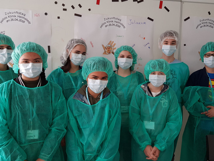 In der Krankenhaushygiene lernten die Teilnehmer, warum saubere, desinfizierte Hände in einer Klinik besonders wichtig sind. Foto: Janina Kirchner
