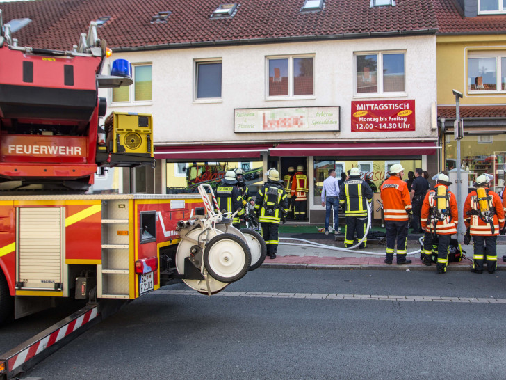 Die Feuerwehr hatte den Brand schnell im Griff. Fotos: Rudolf Karliczek
