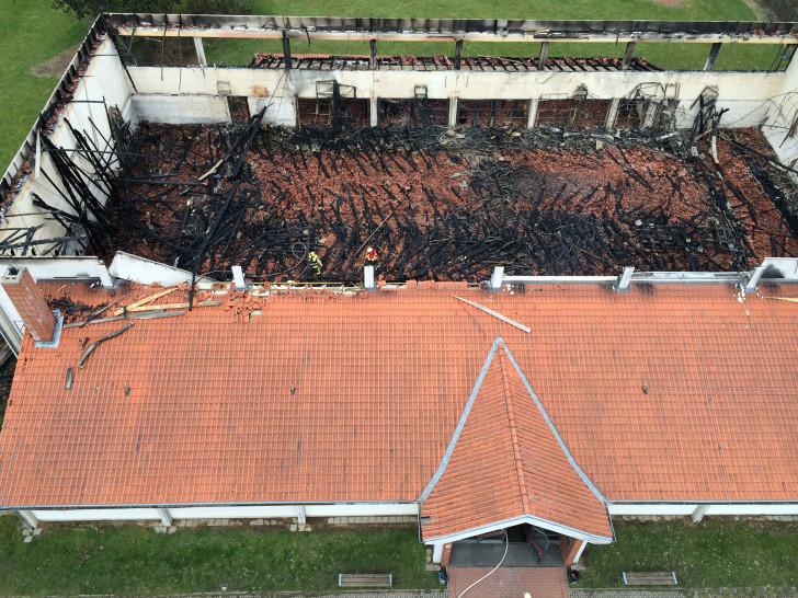 Das heftige Feuer im Jahr 2015 zerstörte die Sporthalle in Lehndorf vollständig. Foto: aktuell24 (BM)