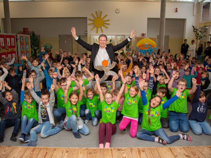 Übergabe des Sport-Oskars an die Grundschule Adenbüttel.
Foto: Cagla Canidar